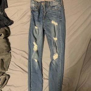 Aeropostale ripped skinny jeans